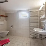 Zwei-zimmer-wohnung In Apartamento *