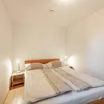Zwei-zimmer-wohnung In Apartamento