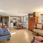 Zwei-zimmer-wohnung In Apartamento