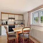 Zwei-zimmer-wohnung In Apartamento *