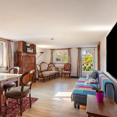 Apartment Zwei-zimmer-wohnung In