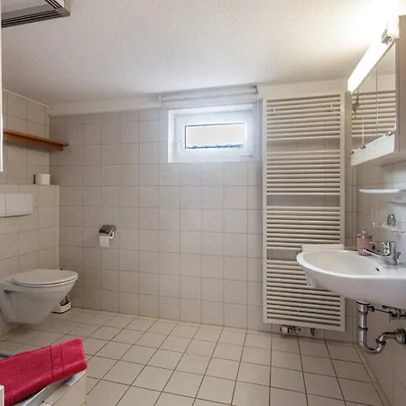 Zwei-zimmer-wohnung In Apartment *