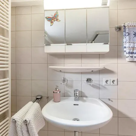 Zwei-zimmer-wohnung In Apartment Schopfheim