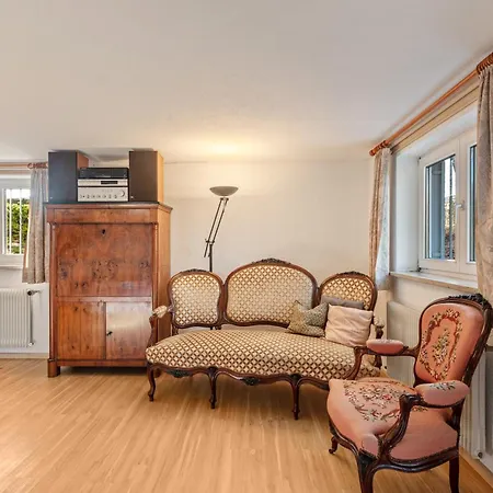 Apartment Zwei-zimmer-wohnung In *