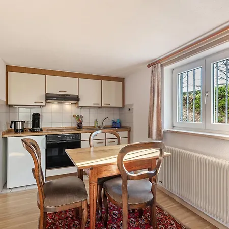 Zwei-zimmer-wohnung In Apartament *