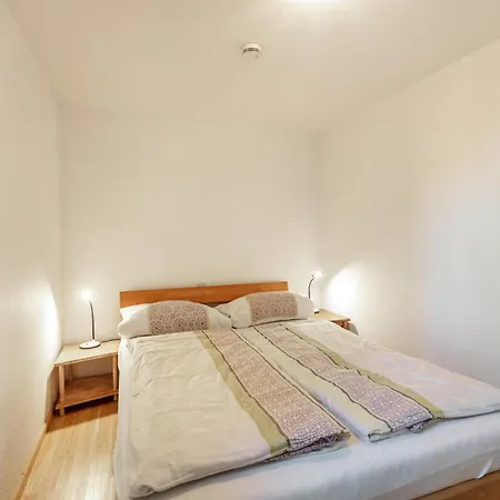 Zwei-zimmer-wohnung In Apartament