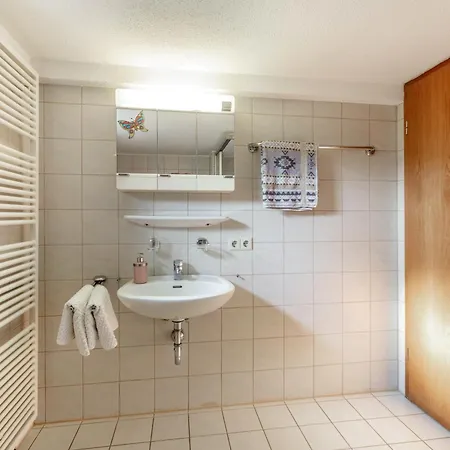 Apartament Zwei-zimmer-wohnung In Schopfheim